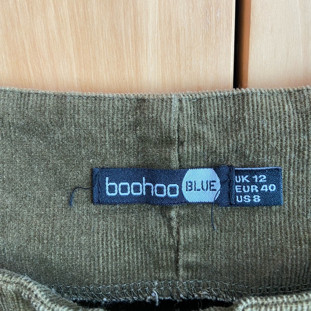 Boohoo corduroy dress - Picture 2 of 3